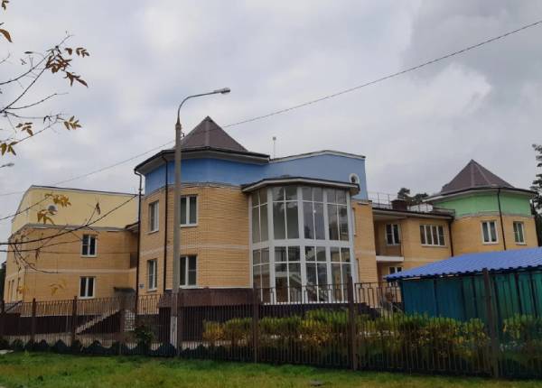 Фасадное остекление детского сада в Лобне