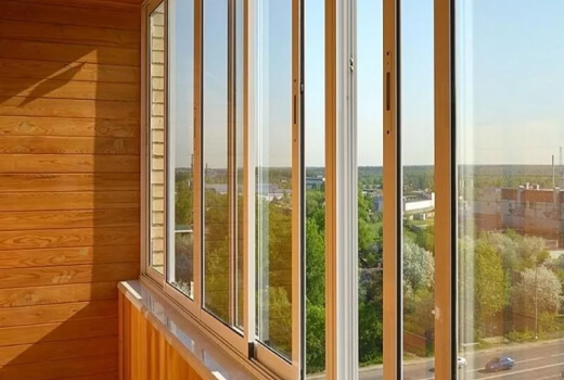 Холодное остекление балкона алюминиевыми окнами в Лобне